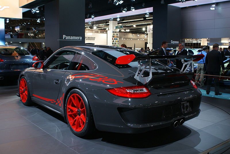 800px-Grey_Porsche_997_GT3_RS_facelift_IAA_2009_(2).JPG